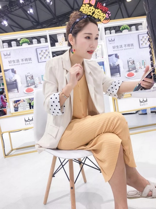 72e2a8890b49472daabc325389097215